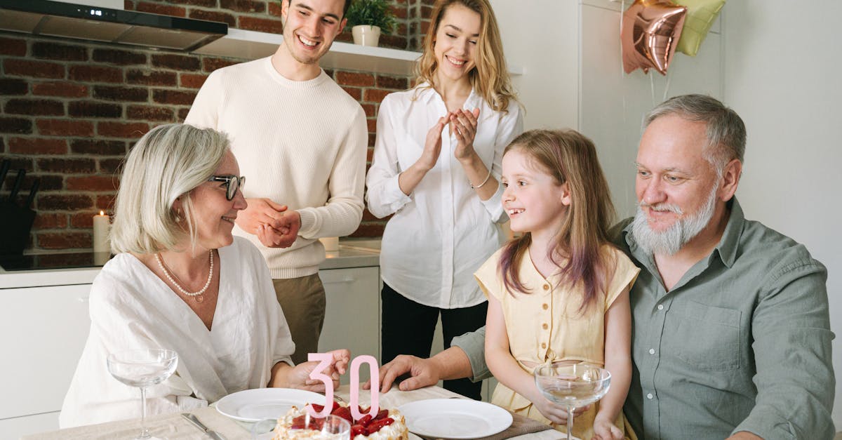 savourez des financiers faits maison, ces délicieux petits gâteaux aux amandes, moelleux et dorés, parfaits pour un goûter gourmand. découvrez notre recette simple pour régaler vos papilles!