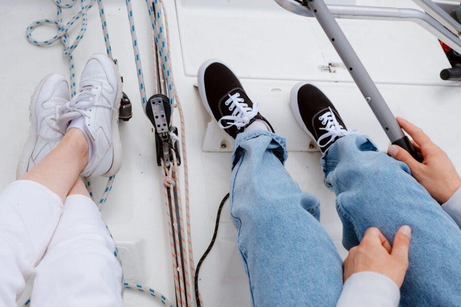 découvrez notre collection exclusive de sneakers de luxe alliant confort et style. parfaites pour affirmer votre élégance au quotidien, ces chaussures haut de gamme allient qualité exceptionnelle et design tendance. élevez votre look avec nos sneakers de luxe.