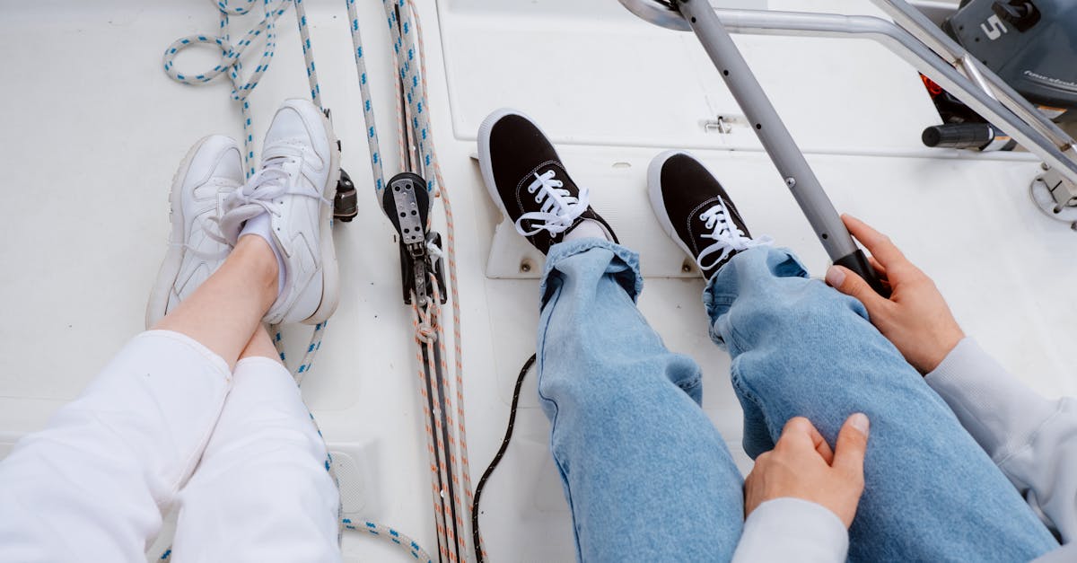 découvrez notre collection exclusive de sneakers de luxe alliant confort et style. parfaites pour affirmer votre élégance au quotidien, ces chaussures haut de gamme allient qualité exceptionnelle et design tendance. élevez votre look avec nos sneakers de luxe.