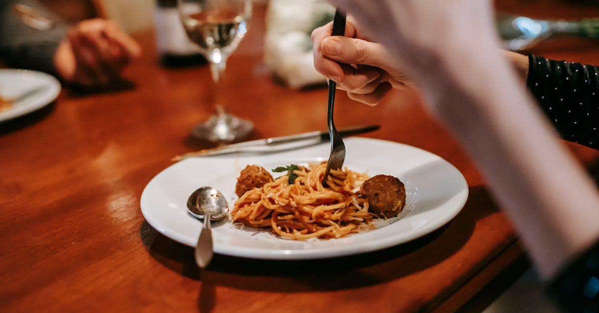 découvrez la recette parfaite des boulettes de viande, savoureuses et faciles à réaliser. idéales pour un repas en famille ou un dîner entre amis, nos boulettes de viande s'adaptent à toutes vos envies. ajoutez une touche de goût à vos plats avec cette délicieuse préparation.