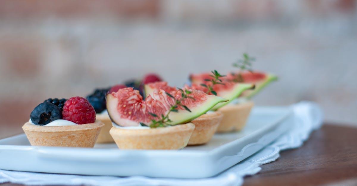 découvrez la délicatesse des tartlets : une gourmandise sucrée et savoureuse, idéale pour toutes vos occasions. légères et croustillantes, ces petites tartes séduisent avec des garnitures variées, allant des fruits frais aux crèmes onctueuses. parfaites pour un dessert ou un café, réalisez vos propres tartlets facilement et impressionnez vos invités avec vos talents de pâtissier.