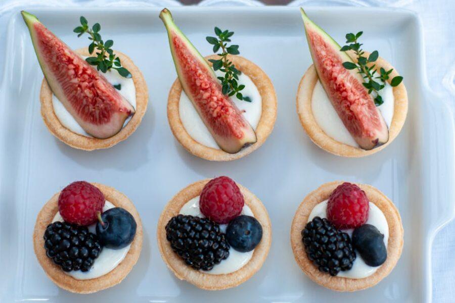 découvrez nos délicieuses tartlets : des créations pâtissières croustillantes garnies de fruits frais, de chocolat fondant ou de crème onctueuse. laissez-vous séduire par ces petites douceurs idéales pour toutes vos occasions !