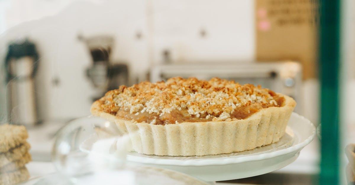 découvrez notre délicieuse recette de crumble aux pommes, un dessert réconfortant et savoureux, parfait pour toutes les occasions. avec sa croûte croustillante et ses pommes fondantes, ce classique de la pâtisserie ravira vos papilles et celles de vos proches.