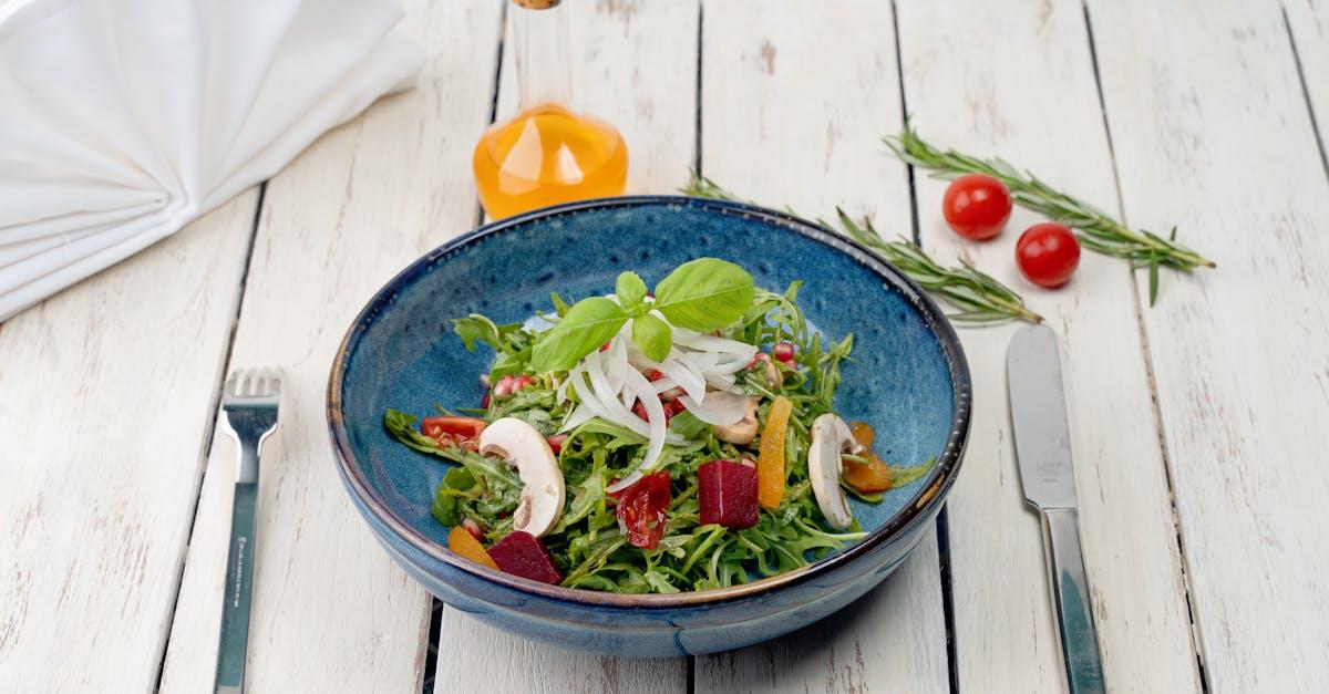 découvrez une délicieuse salade de betterave, alliant saveurs et bienfaits nutritionnels. prête en quelques minutes, elle est idéale pour vos repas légers ou comme accompagnement coloré. parfaite pour les amateurs de cuisine saine et gourmande.