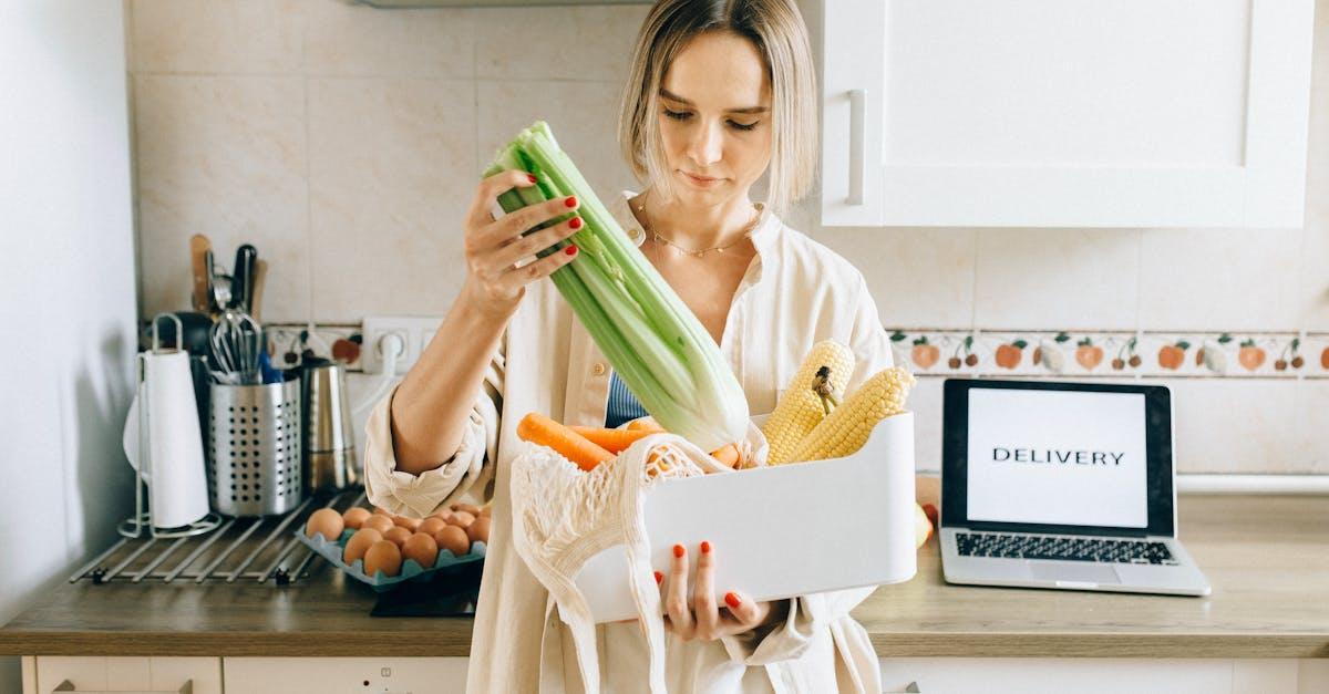 découvrez le céleri, un légume polyvalent riche en nutriments, idéal pour rehausser vos plats ou se savourer cru. apprenez ses bienfaits pour la santé et des idées de recettes délicieuses.