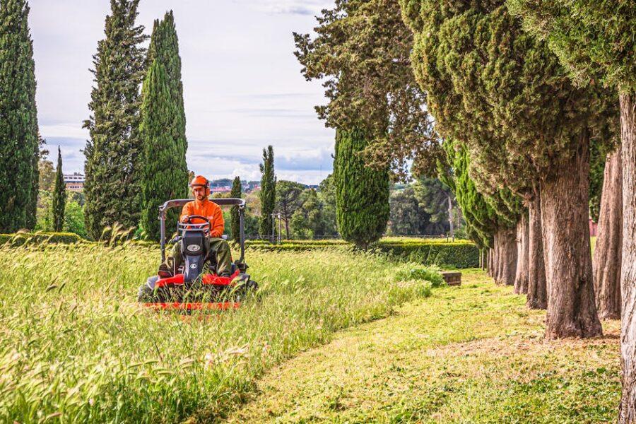 découvrez le meilleur choix de tondeuses à gazon pour entretenir votre jardin. performance, efficacité et technologie de pointe pour un paysage impeccable. trouvez la tondeuse qui convient à vos besoins!