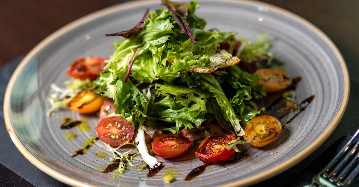 découvrez notre vinaigrette maison, une combinaison parfaite d'ingrédients frais et savoureux, idéale pour rehausser vos salades et plats préférés. simple à préparer et pleine de goût, elle ajoutera une touche gourmande à vos repas.