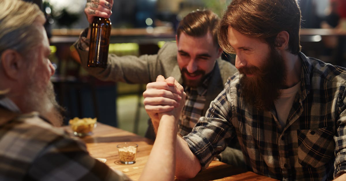 découvrez le concept d'alpha male, un terme qui désigne les hommes charismatiques, sûrs d'eux et souvent perçus comme des leaders naturels. explorez leurs caractéristiques, leur impact sur les relations et la dynamique sociale, et apprenez comment cultiver des traits de personnalité similaires pour enrichir votre vie personnelle et professionnelle.
