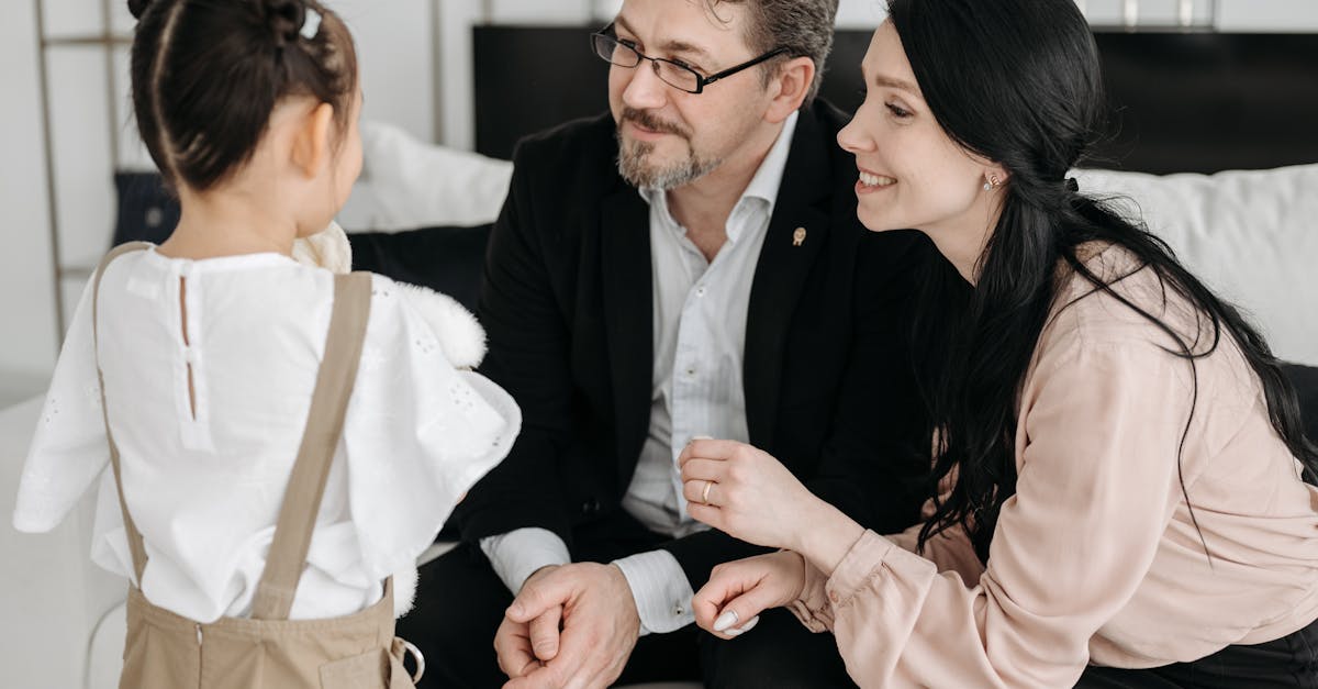 découvrez tout ce qu'il faut savoir sur le congé de paternité : droits, durée, démarches et impact sur la vie familiale. maximisez votre temps avec votre nouveau-né et comprenez les avantages de ce congé essentiel pour les papas.