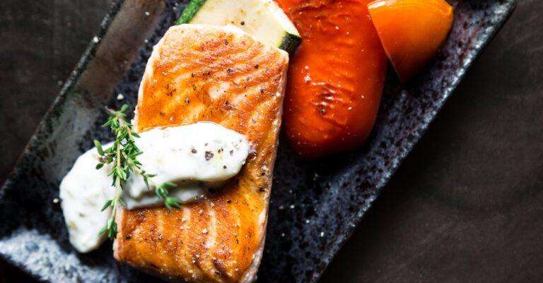 découvrez les bienfaits et les recettes savoureuses du saumon, un poisson riche en oméga-3. apprenez à le cuisiner de différentes manières et savourez ses saveurs uniques dans vos plats.