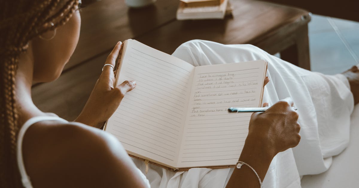 découvrez l'univers fascinant des auteurs à travers leurs œuvres, inspirations et parcours uniques. plongez dans la littérature et la créativité avec nos articles dédiés aux écrivains et à leur impact sur la culture.