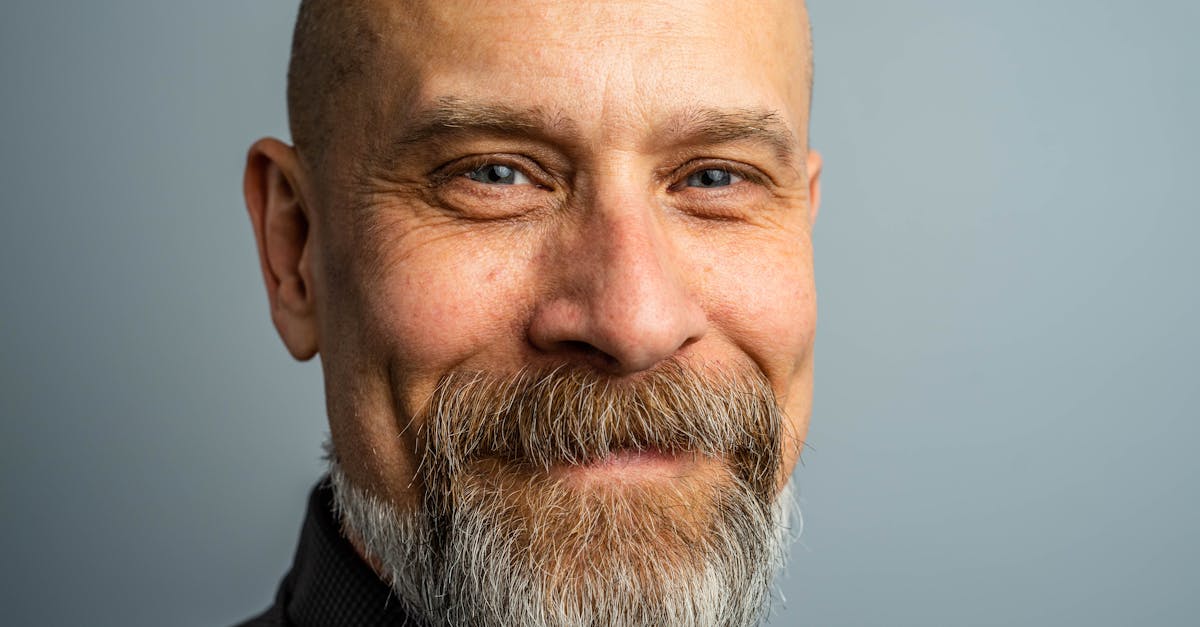 découvrez les différentes styles de barbe pour hommes : des conseils pour choisir la forme qui mettra en valeur votre visage, des astuces d'entretien et les tendances actuelles. exprimez votre personnalité à travers votre style de barbe.