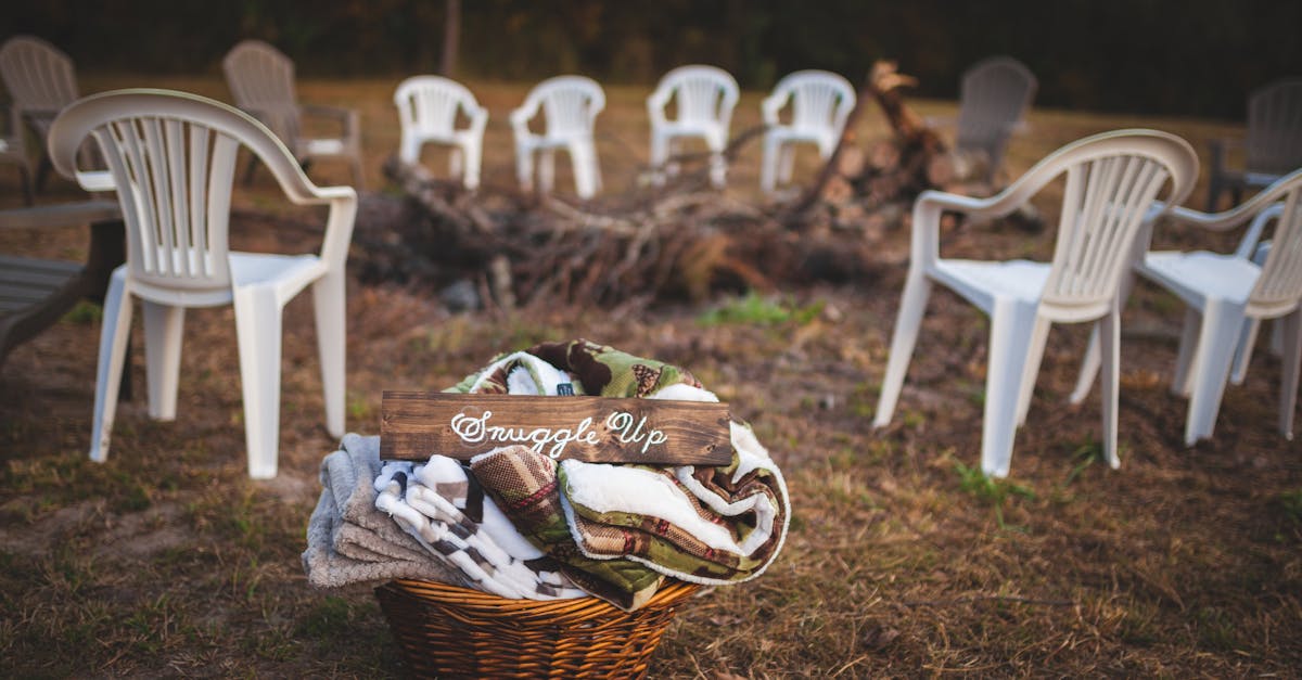 découvrez notre vaste sélection de couvertures douillettes et chaleureuses, idéales pour tous vos moments de détente. parfaites pour vous envelopper de confort, nos couvertures allient style et fonctionnalité, que ce soit pour les soirées d'hiver ou les soirées cocooning. explorez notre collection dès maintenant et transformez votre espace de vie en un véritable havre de paix.