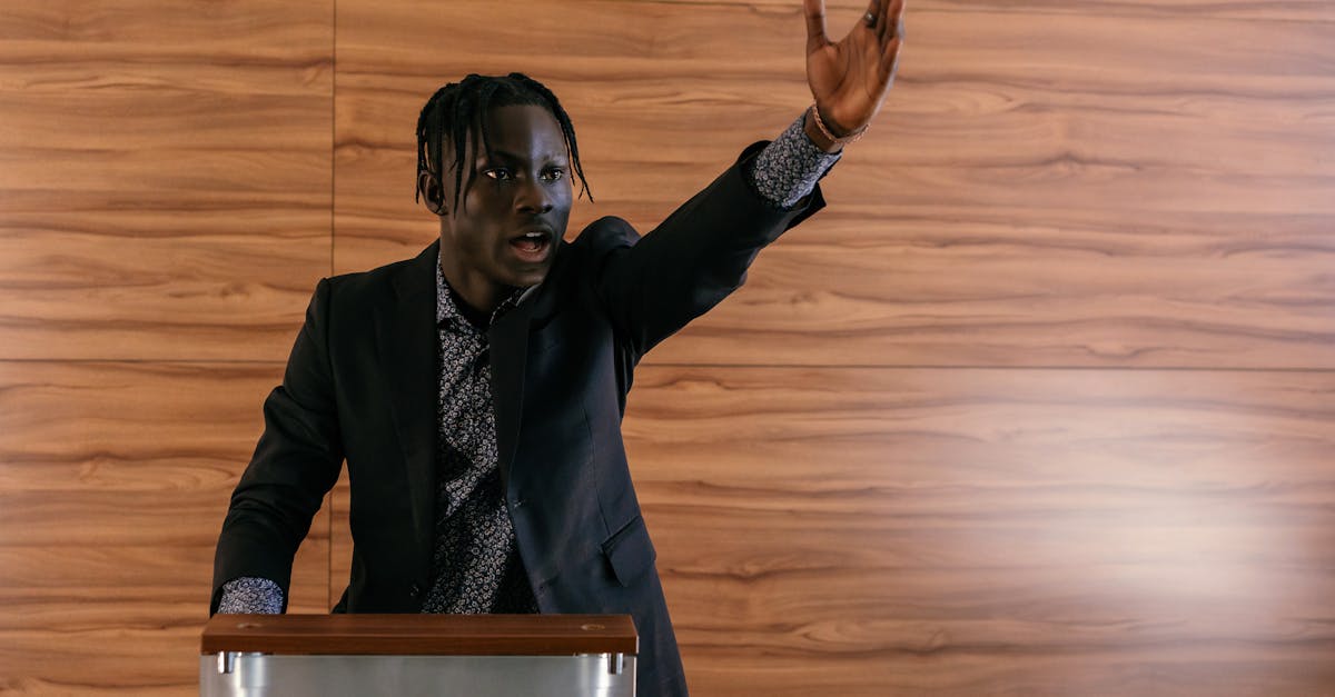 découvrez le pouvoir du charisme et comment il influence vos relations personnelles et professionnelles. apprenez des astuces pour développer votre charisme naturel et captiver votre audience.
