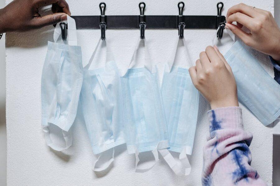 découvrez comment gérer efficacement l'élimination de vos vêtements. apprenez des conseils pour recycler, donner ou jeter vos textiles de manière responsable tout en réduisant votre impact environnemental.