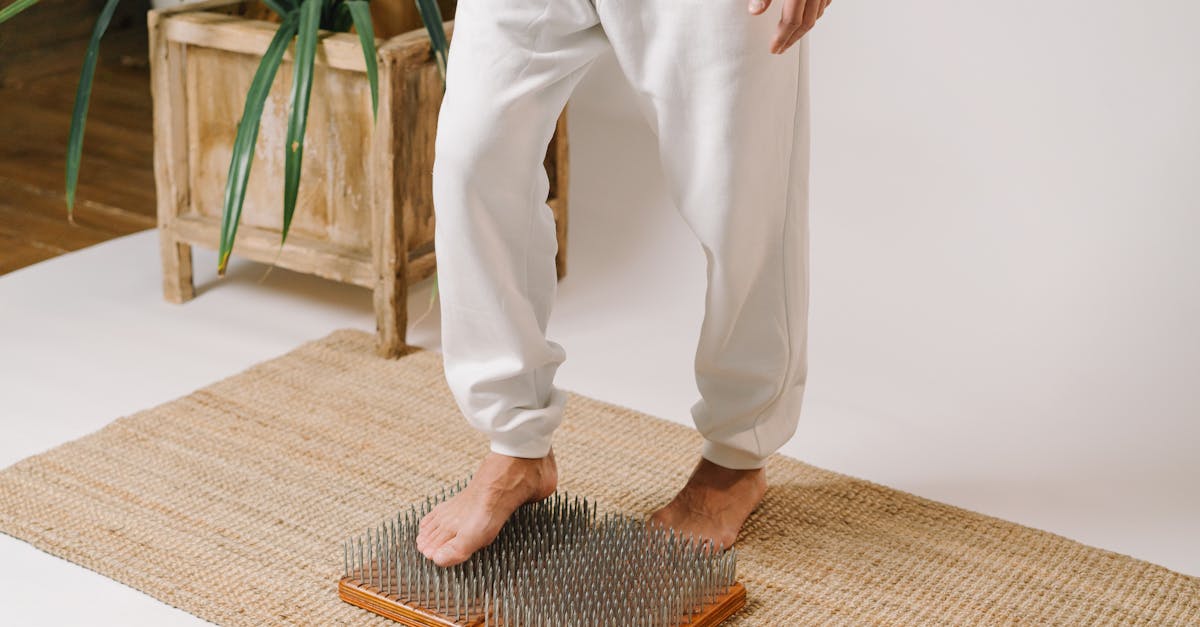 découvrez les bienfaits d'un massage des pieds, une expérience relaxante qui soulage la fatigue et améliore la circulation sanguine. offrez-vous un moment de détente inégalé et laissez-vous porter par des techniques de massage apaisantes.