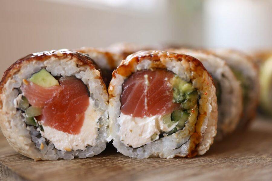 découvrez la recette simple et savoureuse des rouleaux de jambon et de fromage, une délicieuse préparation idéale pour vos apéritifs, pique-niques ou repas légers. savourez cette combinaison parfaite de saveurs fondantes et croustillantes qui ravira petits et grands !