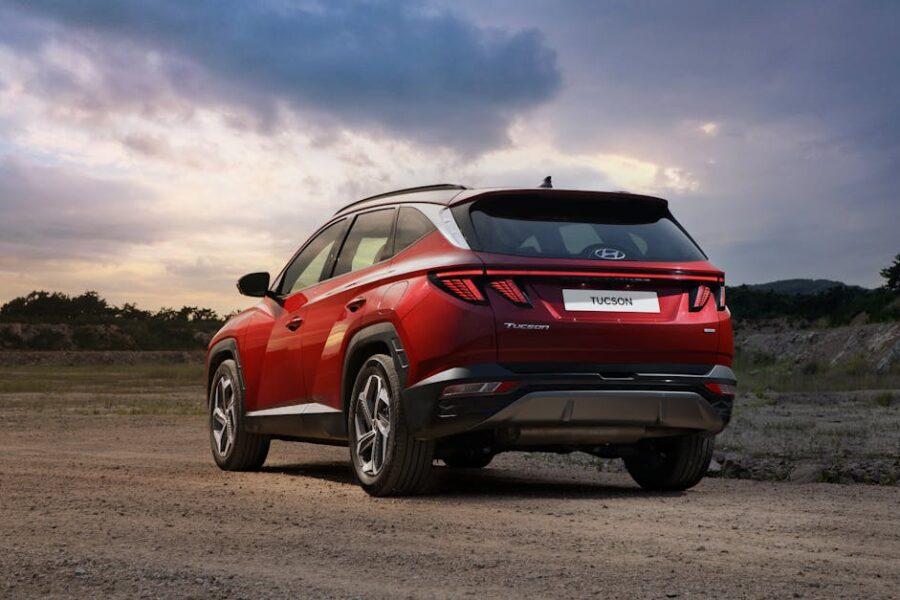 découvrez le hyundai tucson, un suv alliant confort, technologie avancée et design moderne. explorez ses fonctionnalités innovantes, sa sécurité optimisée et son efficacité énergétique, parfaits pour vos déplacements quotidiens ou vos aventures en famille.