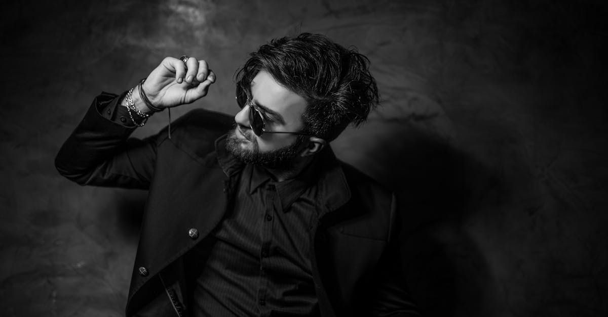découvrez les dernières tendances de la mode masculine avec notre sélection de vêtements, accessoires et conseils de style pour les hommes modernes. trouvez des inspirations pour affiner votre look au quotidien.