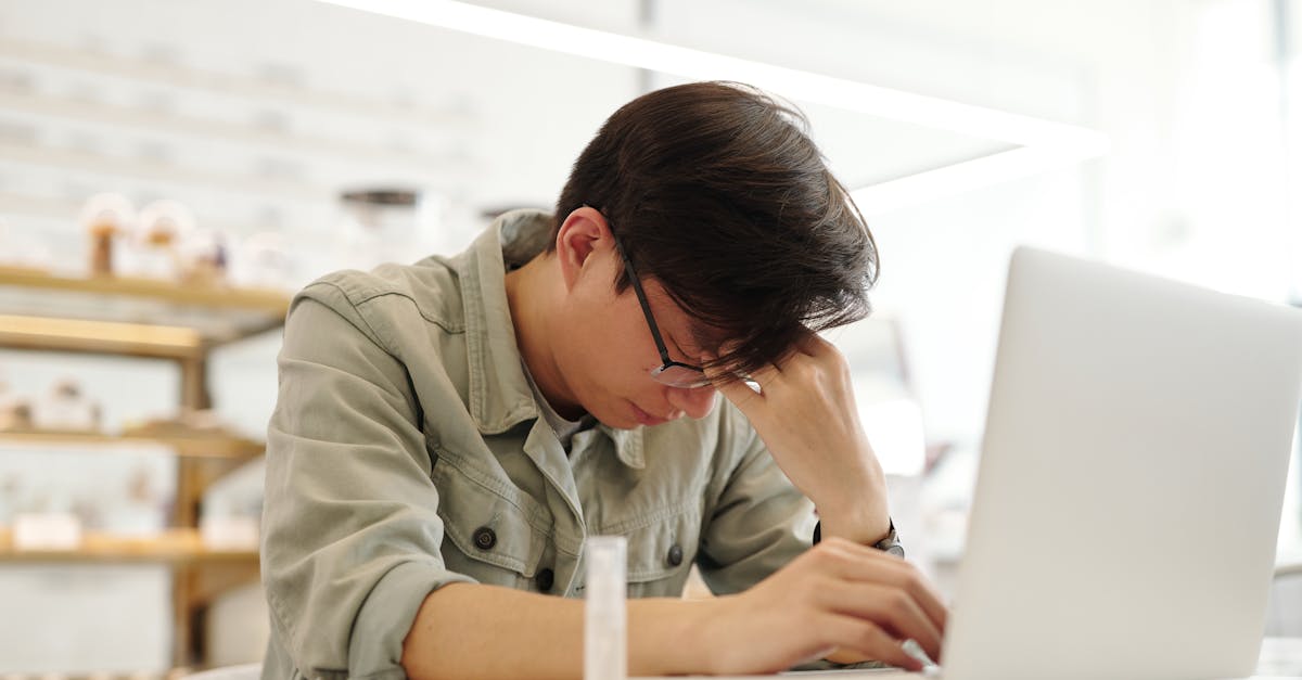 découvrez les causes et les symptômes de la fatigue mentale. apprenez des stratégies efficaces pour la surmonter et améliorer votre bien-être mental au quotidien.