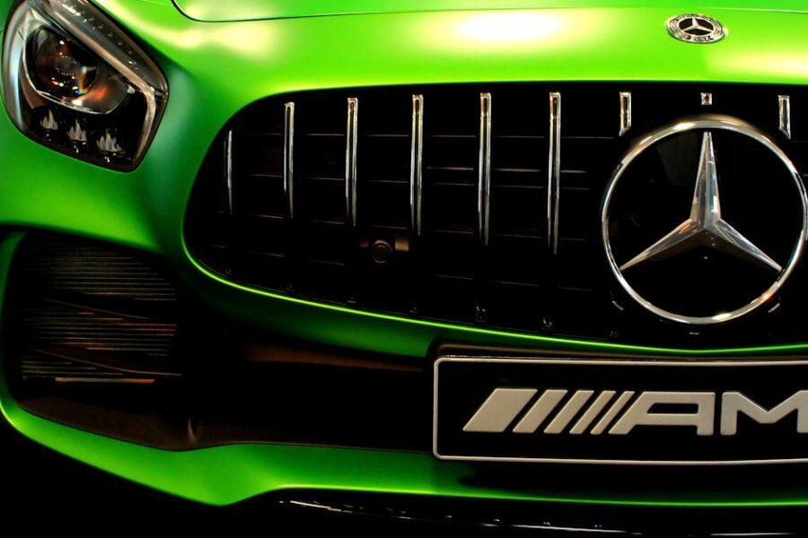 découvrez la puissance et l'élégance de la mercedes s amg, une berline de luxe alliant performances exceptionnelles et technologies de pointe. plongez dans un monde de confort et de sportivité avec cette voiture qui redéfinit le plaisir de conduite.