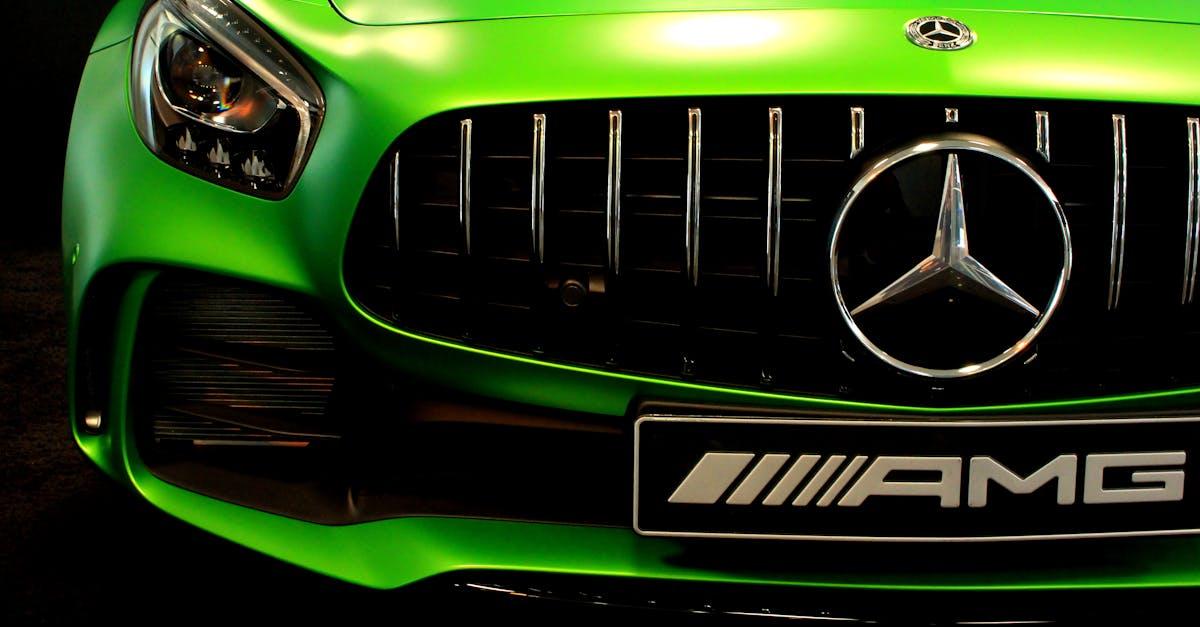 découvrez la puissance et l'élégance de la mercedes s amg, une berline de luxe alliant performances exceptionnelles et technologies de pointe. plongez dans un monde de confort et de sportivité avec cette voiture qui redéfinit le plaisir de conduite.