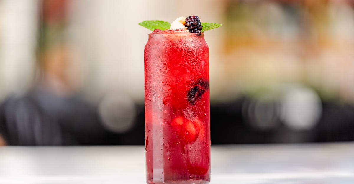 découvrez l'univers des mocktails, des cocktails sans alcool savoureux et rafraîchissants. parfaits pour toutes les occasions, ces boissons créatives allient saveurs exquises et présentations élégantes. apprenez à les réaliser facilement chez vous et impressionnez vos invités avec des mélanges originaux et colorés.