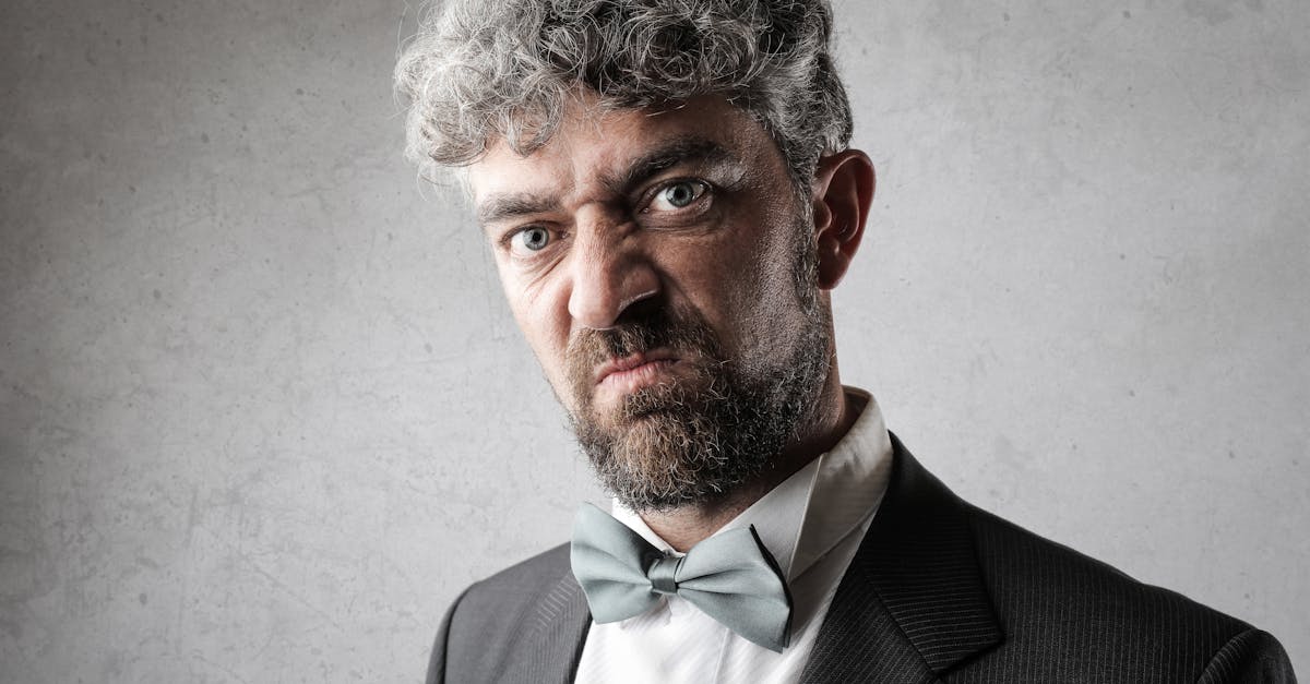 découvrez l'art de la moustache : styles, conseils d'entretien et tendances. apprenez à choisir la moustache qui vous mettra en valeur et à maîtriser les techniques de coiffage pour un look impeccable.