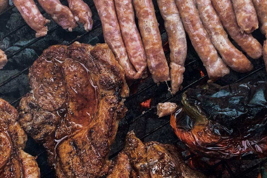 découvrez une délicieuse recette de rôti de porc, savamment assaisonné et cuit lentement pour une tendreté incomparable. parfait pour vos repas en famille ou vos occasions spéciales, ce plat savoureux saura ravir vos convives et émerveiller vos papilles.