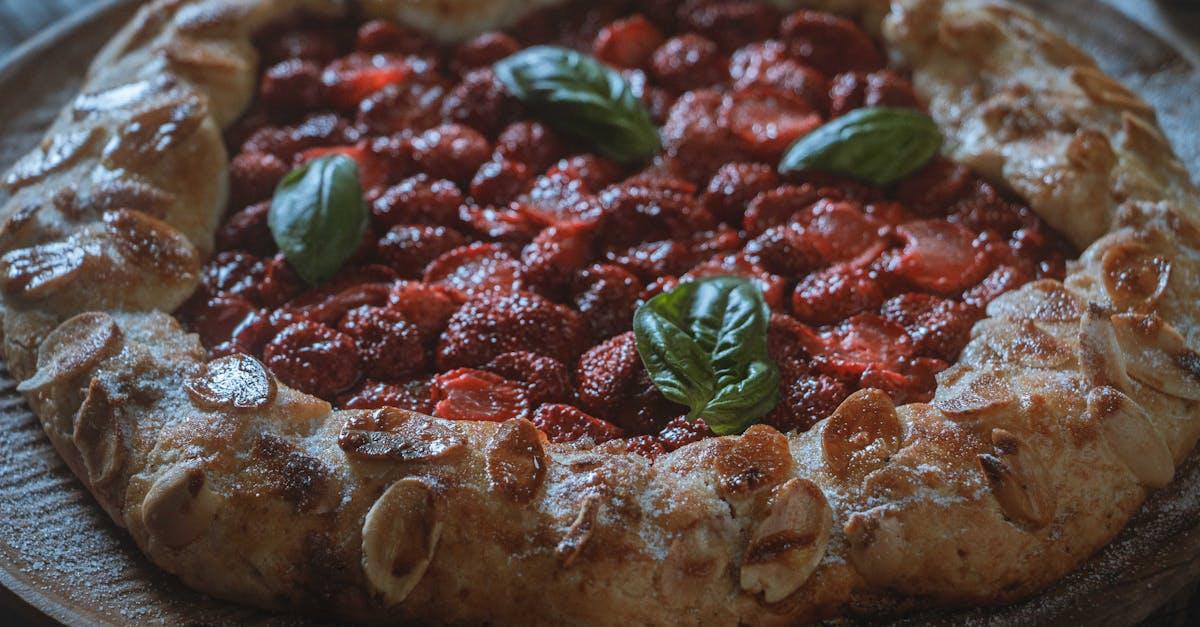 découvrez des recettes de tartes salées délicieuses et faciles à réaliser. que vous soyez amateur de légumes, de viandes ou de fromages, nos idées gourmandes sauront réveiller vos papilles et embellir vos repas. parfaites pour toutes les occasions !