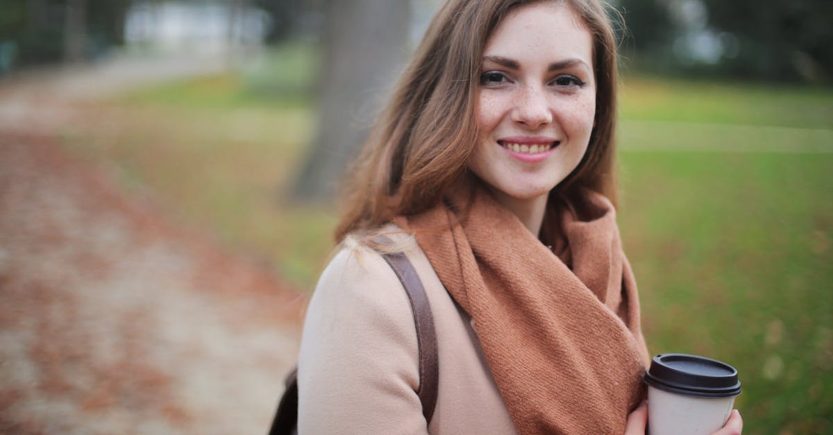 découvrez notre collection de foulards élégants, parfaits pour accessoiriser vos tenues tout en ajoutant une touche de sophistication. que vous cherchiez une écharpe en laine pour l'hiver ou un foulard léger pour l'été, notre sélection saura répondre à tous vos besoins.