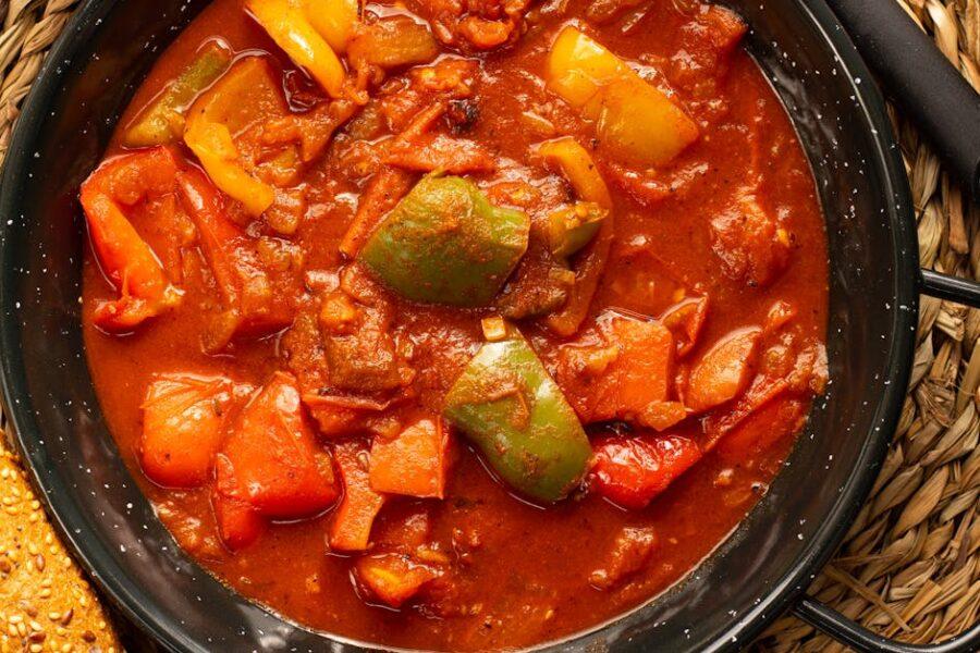 découvrez notre délicieuse recette de soupe de poire épicée, un mélange réconfortant de poires mûres et d'épices aromatiques qui réchauffera vos soirées. parfaite en entrée ou en dessert, cette soupe crémeuse et parfumée ravira vos papilles avec ses saveurs uniques.