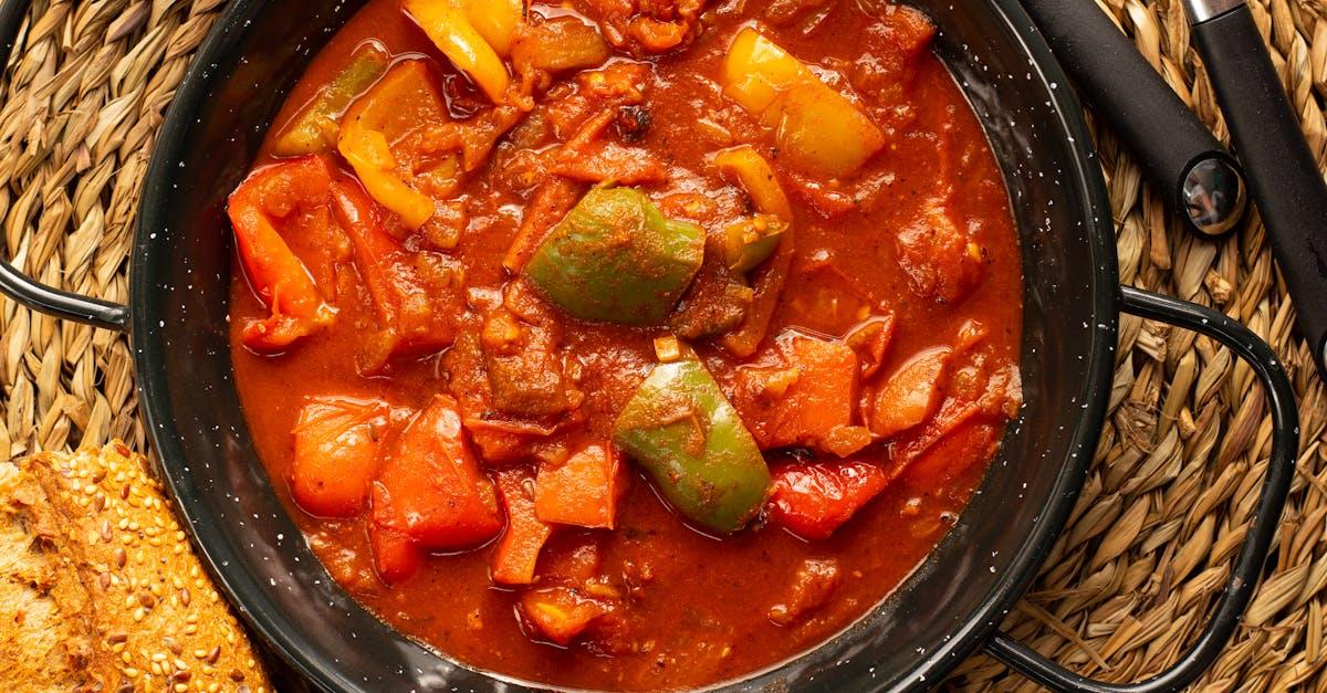 découvrez notre délicieuse recette de soupe de poire épicée, un mélange réconfortant de poires mûres et d'épices aromatiques qui réchauffera vos soirées. parfaite en entrée ou en dessert, cette soupe crémeuse et parfumée ravira vos papilles avec ses saveurs uniques.