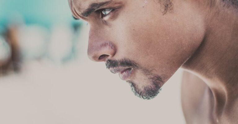 découvrez tout sur le stubble, cette barbe de quelques jours qui ajoute du caractère et du style à votre look. apprenez les astuces pour entretenir et styliser votre stubble pour un rendu impeccable.