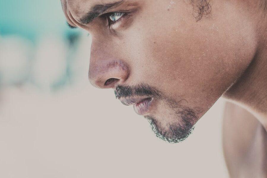 découvrez tout sur le stubble, cette barbe de quelques jours qui ajoute du caractère et du style à votre look. apprenez les astuces pour entretenir et styliser votre stubble pour un rendu impeccable.