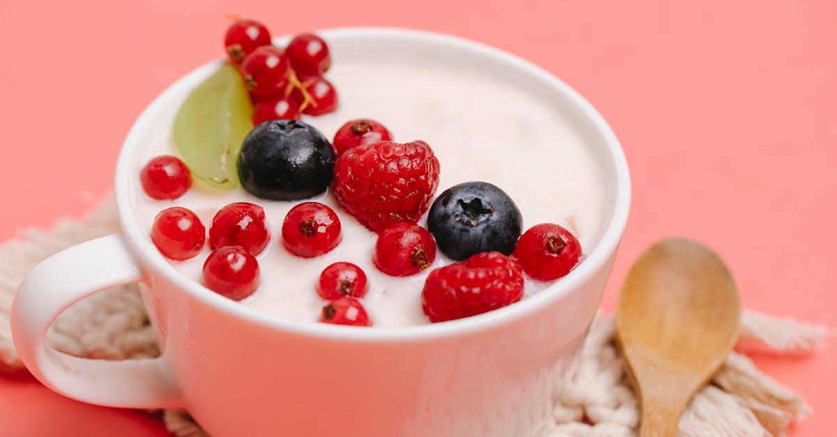 découvrez le délice du yaourt, une option saine et savoureuse pour vos collations. riches en probiotiques, vitamines et minéraux, les yaourts se déclinent en une multitude de saveurs et peuvent être dégustés nature ou agrémentés de fruits, de miel ou de céréales. parfait pour un petit-déjeuner équilibré ou une pause gourmande, le yaourt allie plaisir et bienfaits nutritionnels.